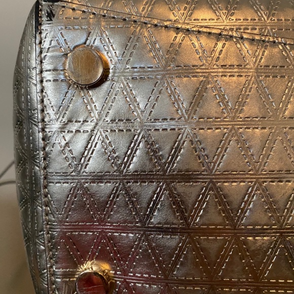 Michael Kors Metallic silver bag - Picture 2 of 10